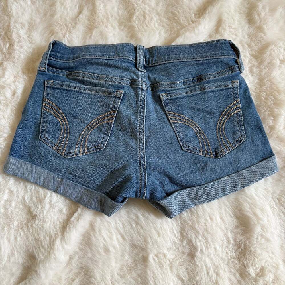 Hollister Low-Rise Short 3 Size 25 Blue Denim Cuffed Denim Shorts